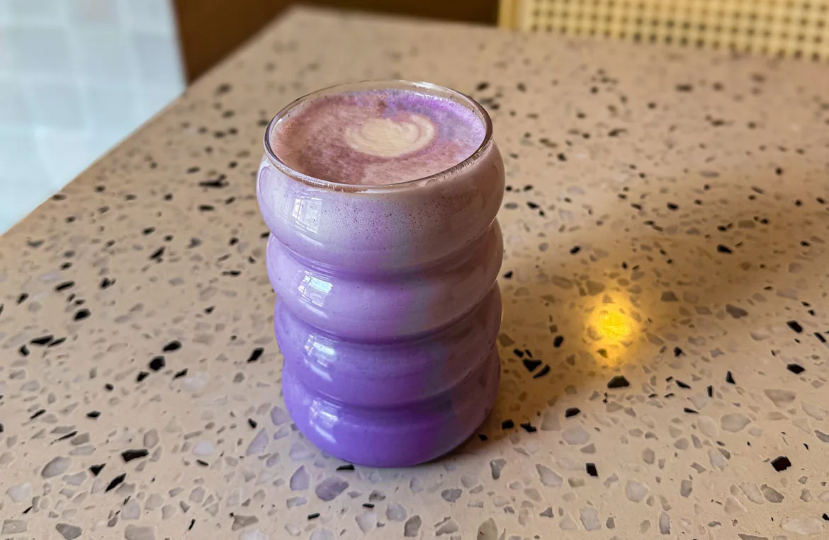 flavours lausanne Matcha latte et Ube latte